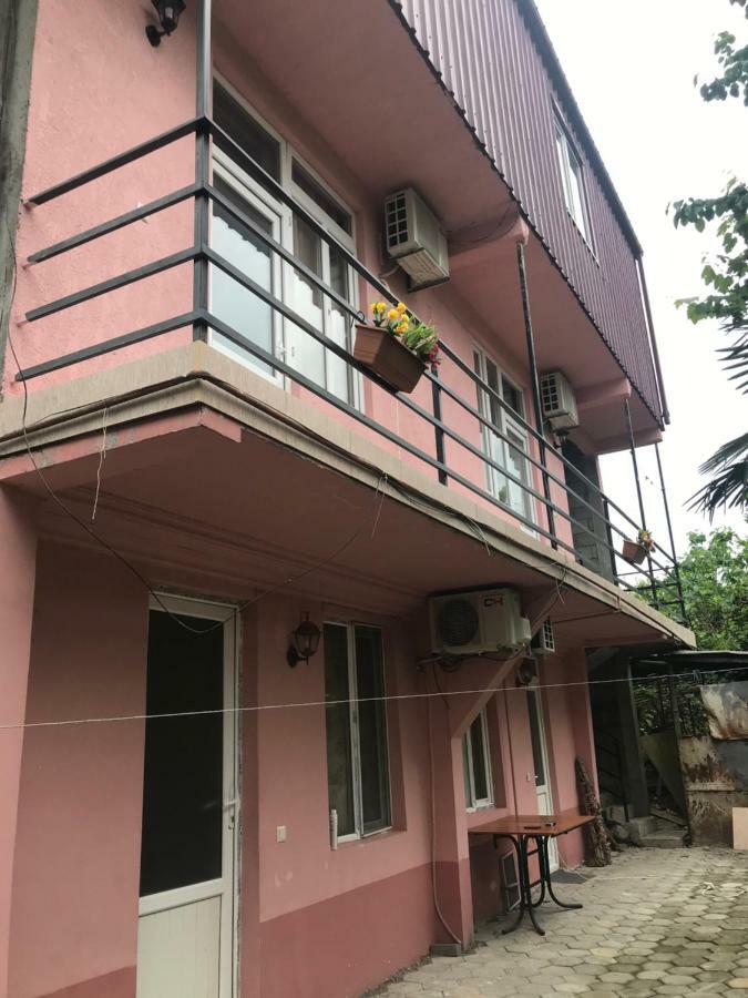 باتومي Guest House Saba المظهر الخارجي الصورة